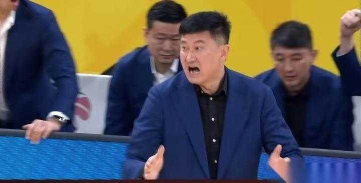 不得不说杜峰还是很厉害的，战术压制浙江广厦啊！广东男篮让了一个车一个马，萨林杰和