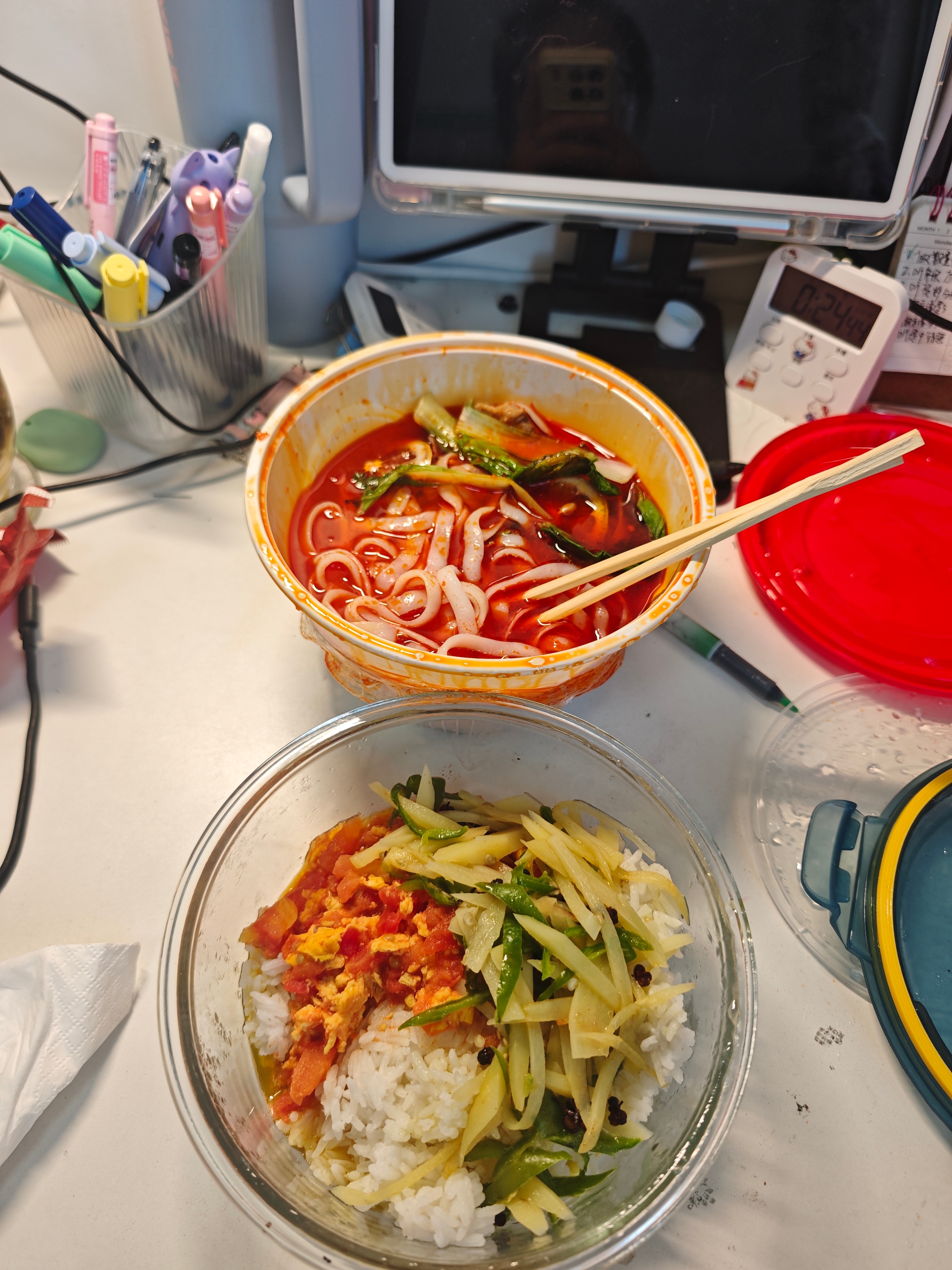 吃饭吃不饱[喵喵]再点个粉 ​​​