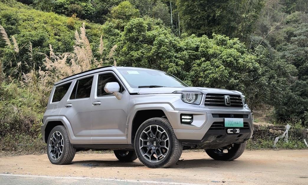 坦克700 Hi4-T发布价格了：极致版42.8万元，极境版46.8万元，限定版