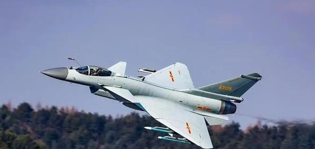 朝鲜最近一直盯着咱们的歼10CE战斗机看，眼珠子都快掉下来了，结果最后还是被咱们