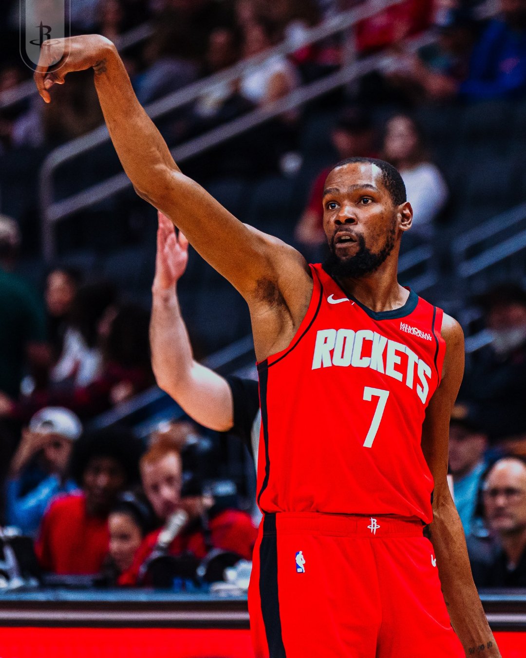 杜兰特接受《The Ringer》采访被问到为了篮球，是否有失去什么：“你肯定听