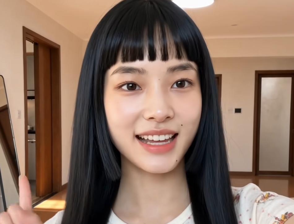 AI演员方桃子，要登时尚杂志封面了。一个虚拟角色，走上真人时尚的封面，这事儿放在