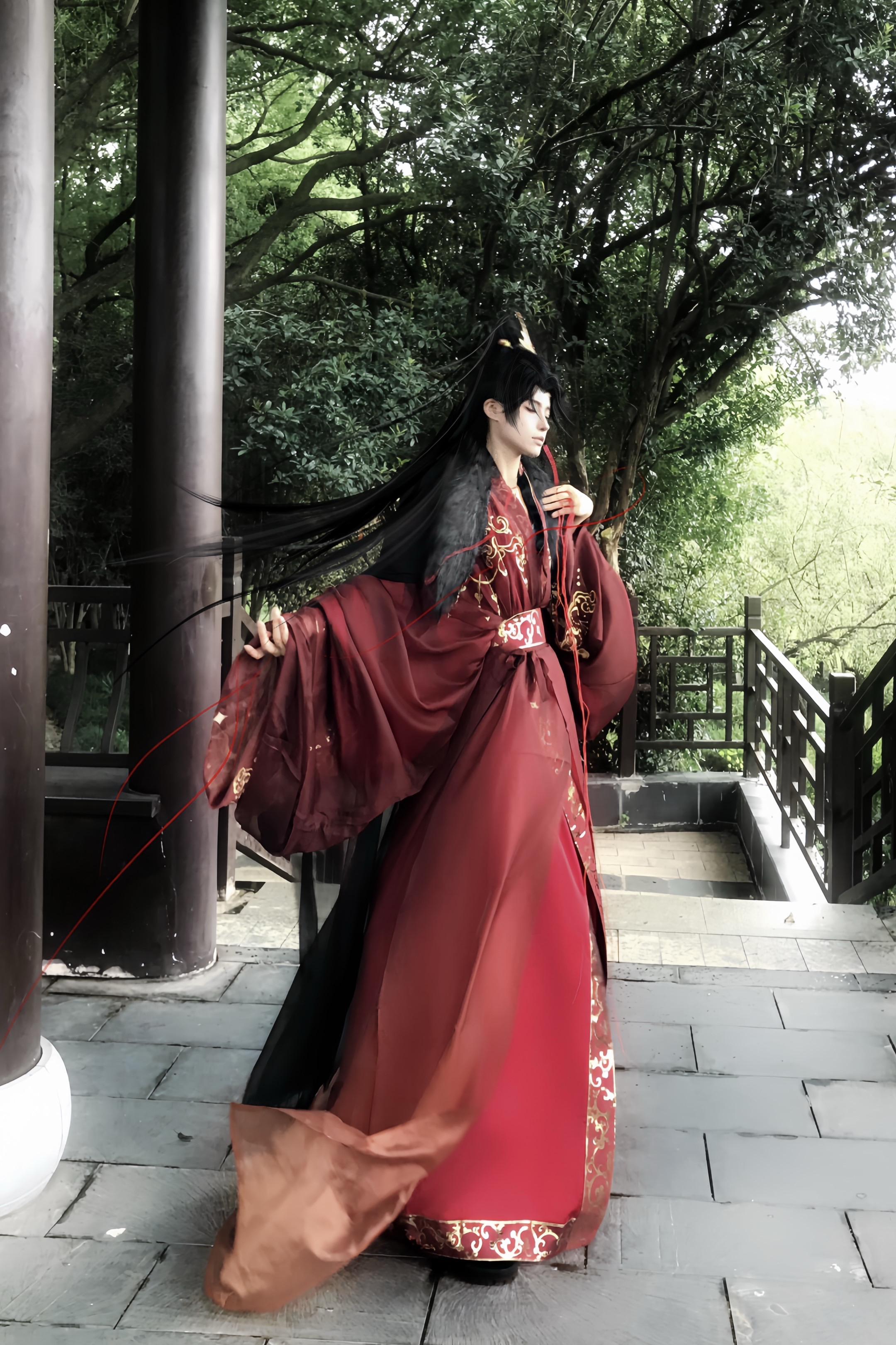 “上重天和魔域 隔着整个人间”