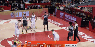 我的乖乖！周琦8罚0中！北京憾负吉林！关键时刻你2次罚球不中！你最近是怎么了？没