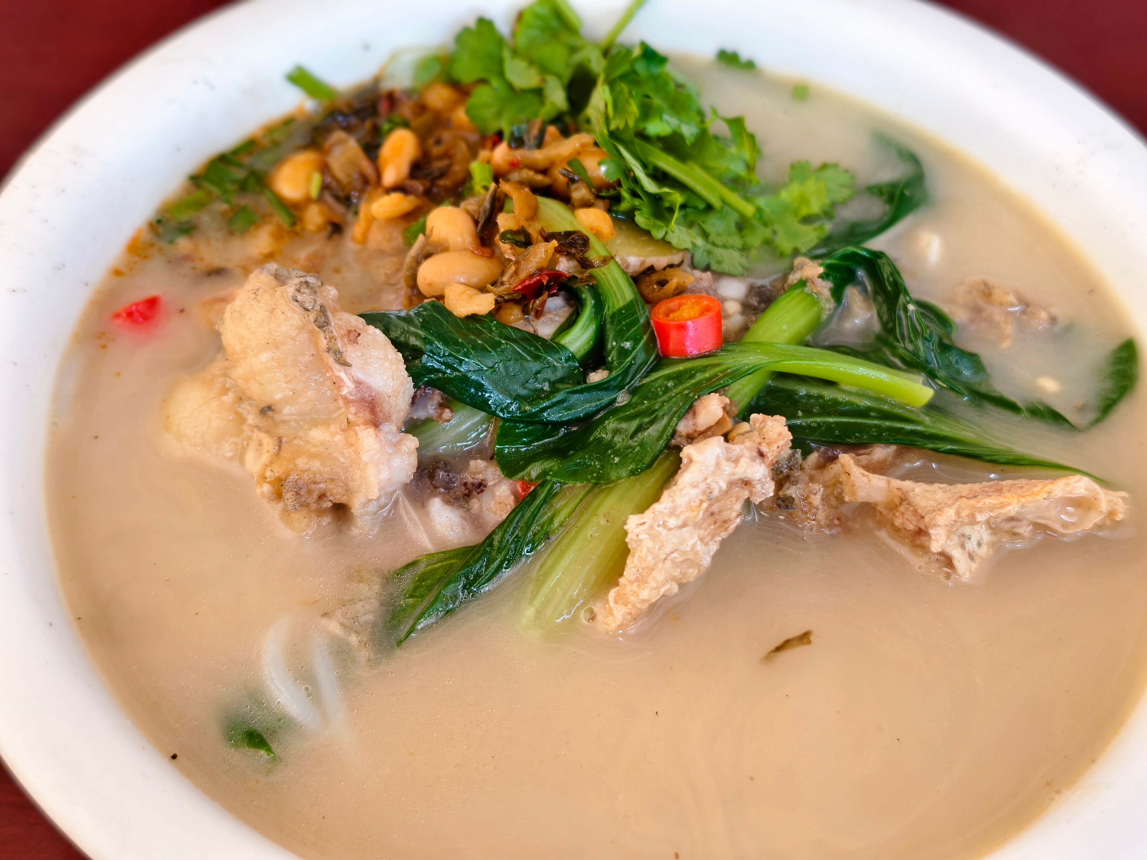 回江西了，早餐继续鱼粉搞起。  ​​​
