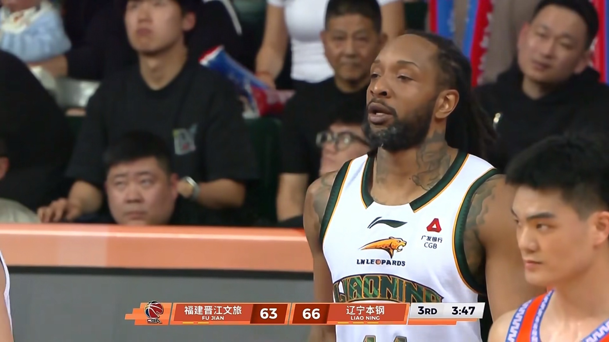 辽宁队再次反超了比分福建男篮vs辽宁男篮辽宁男篮