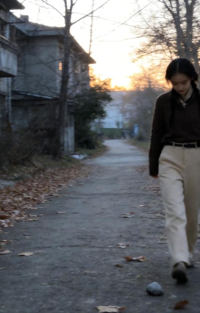 存钱过冬没毛病，
但所有人都这么干，
反而会陷入恶性循环！

我旧手机换新款的，