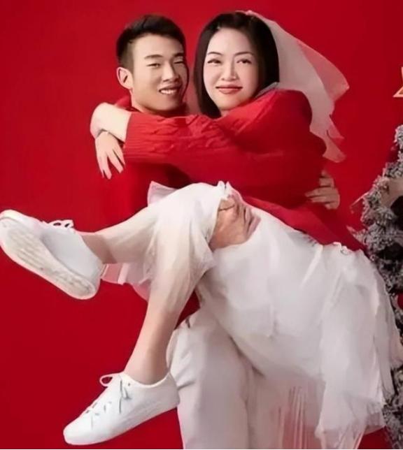 2016年，湖北女子意外受伤瘫痪，丈夫顶不住压力跟她离婚。没想到离婚才一年，女人