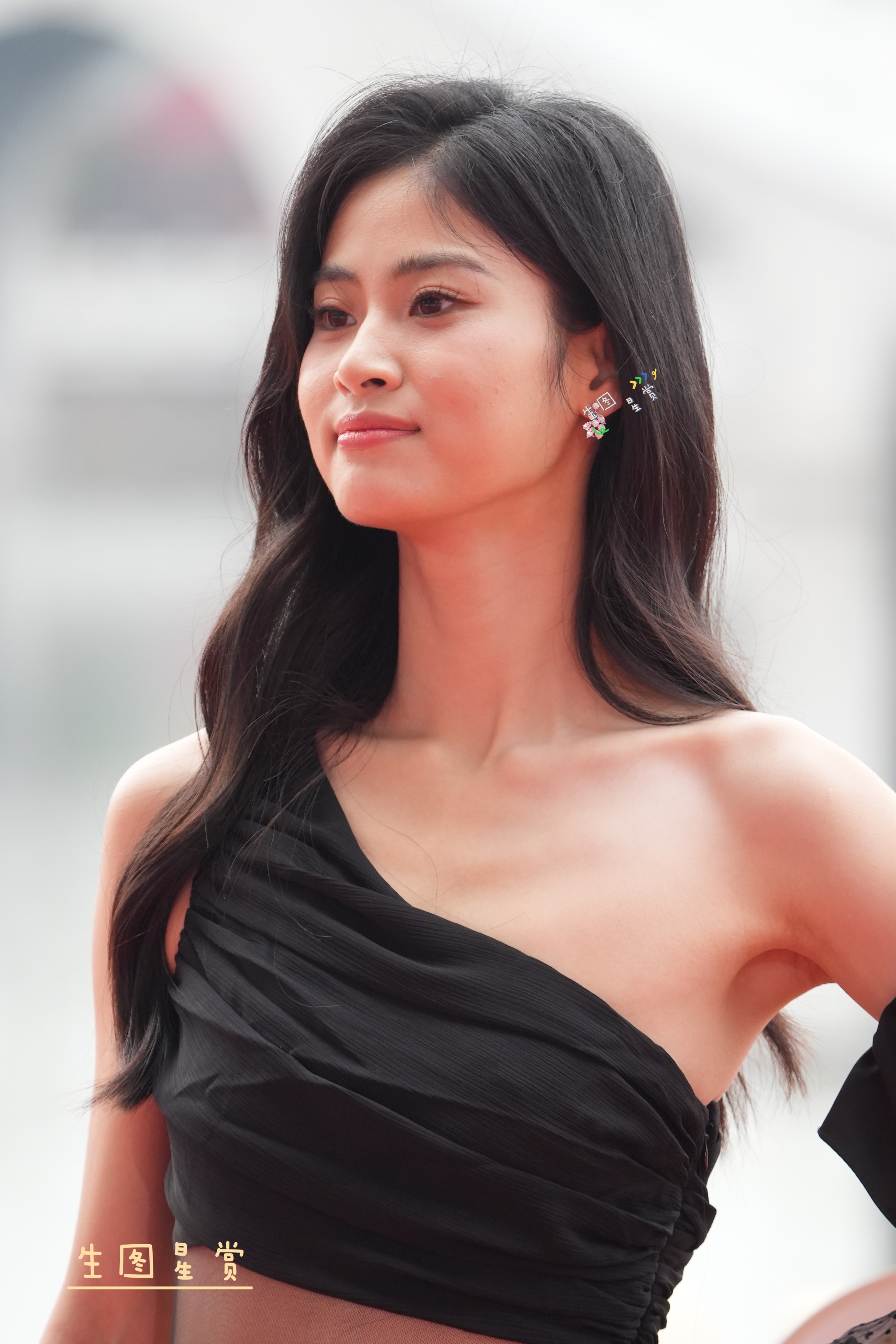 韦笑×文荣奖红毯 