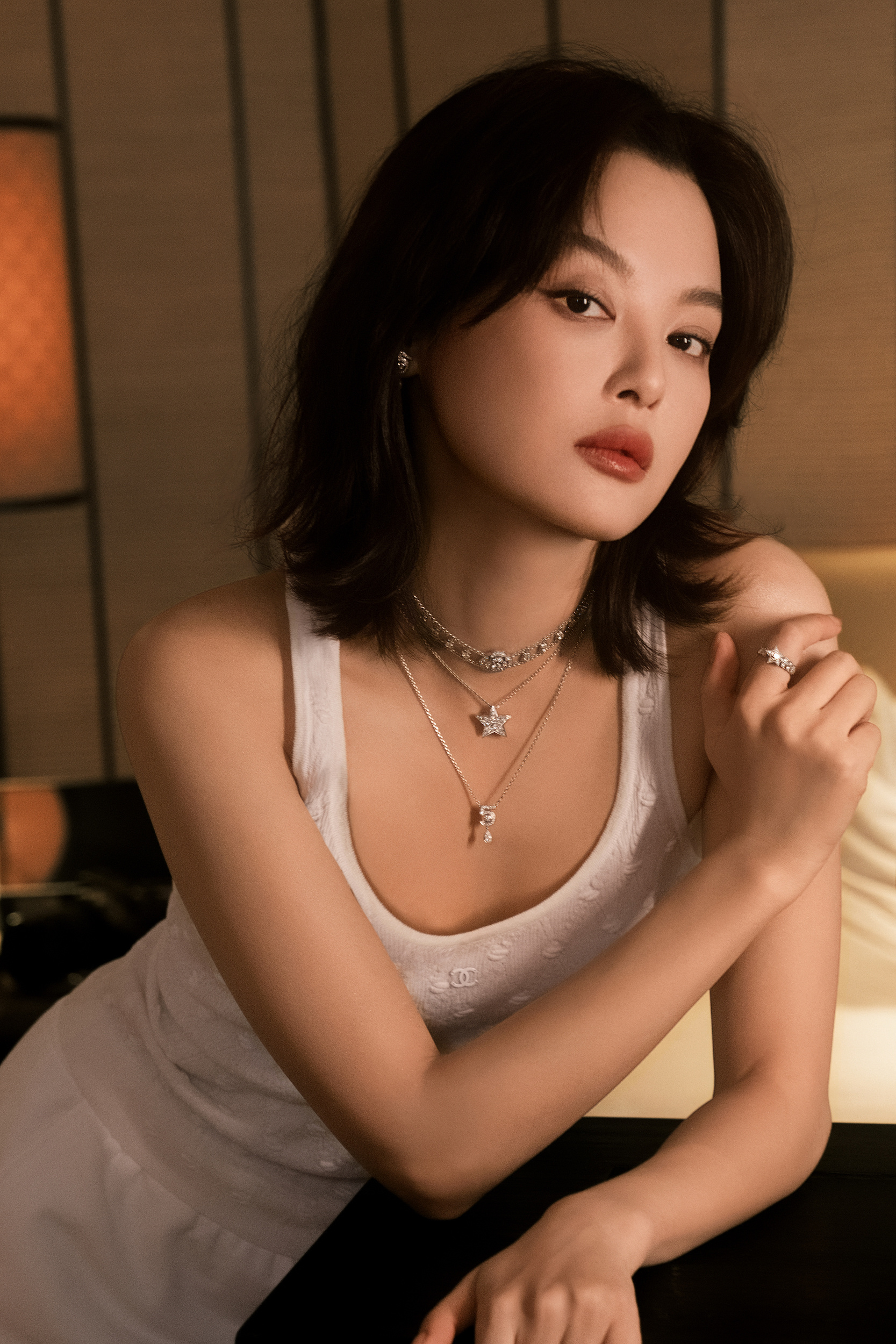 时光的笔触走到2025年的尾声，回望这一年，辛芷蕾用实力证明了：只要心怀热爱，梦