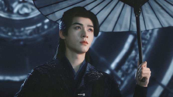 “足够强大便有资格天真”，自述藏尽黑暗坚守，圆满难寻仍不折腰，好嗑又好哭，后劲太