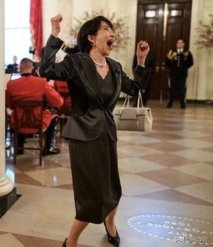 日本军事史专家山崎雅弘21日发文说：“高市早苗的粉丝们，就算自己的偶像在美国沦为