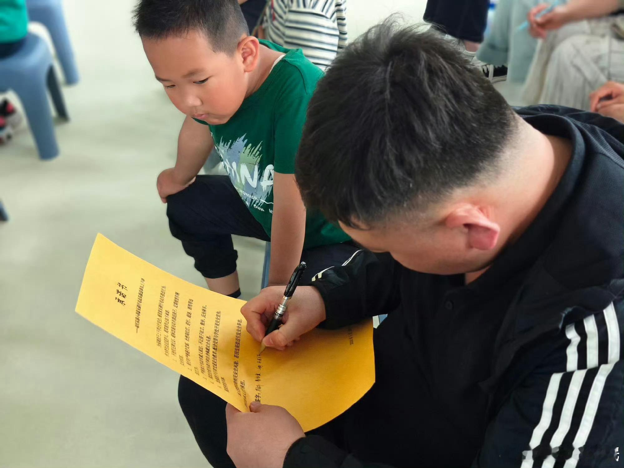 兰州公安交管雁滩大队定制安全课 【创新模式·小手拉大手】 告别“一锅烩”宣讲！兰