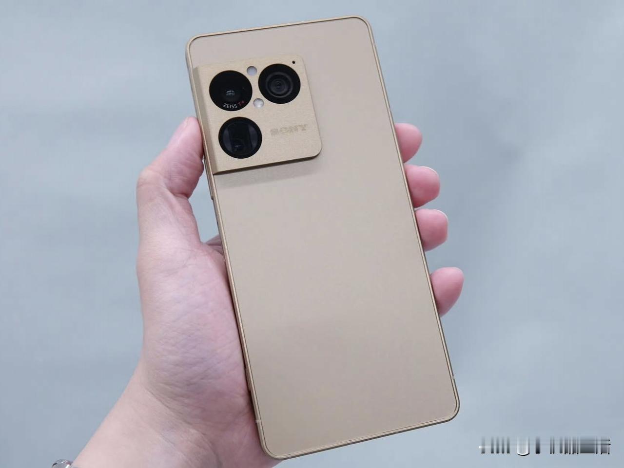 近日，索尼Xperia 1 VIII正式发布，采用1080P OLED屏幕，搭载