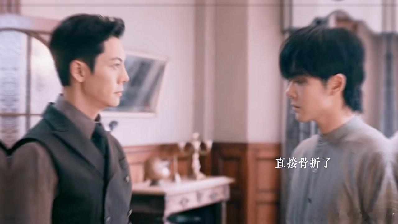 九门吴老狗被推下楼治失忆吴老狗恢复记忆 👖九门佛爷这治疗方式真的够硬核，直接推