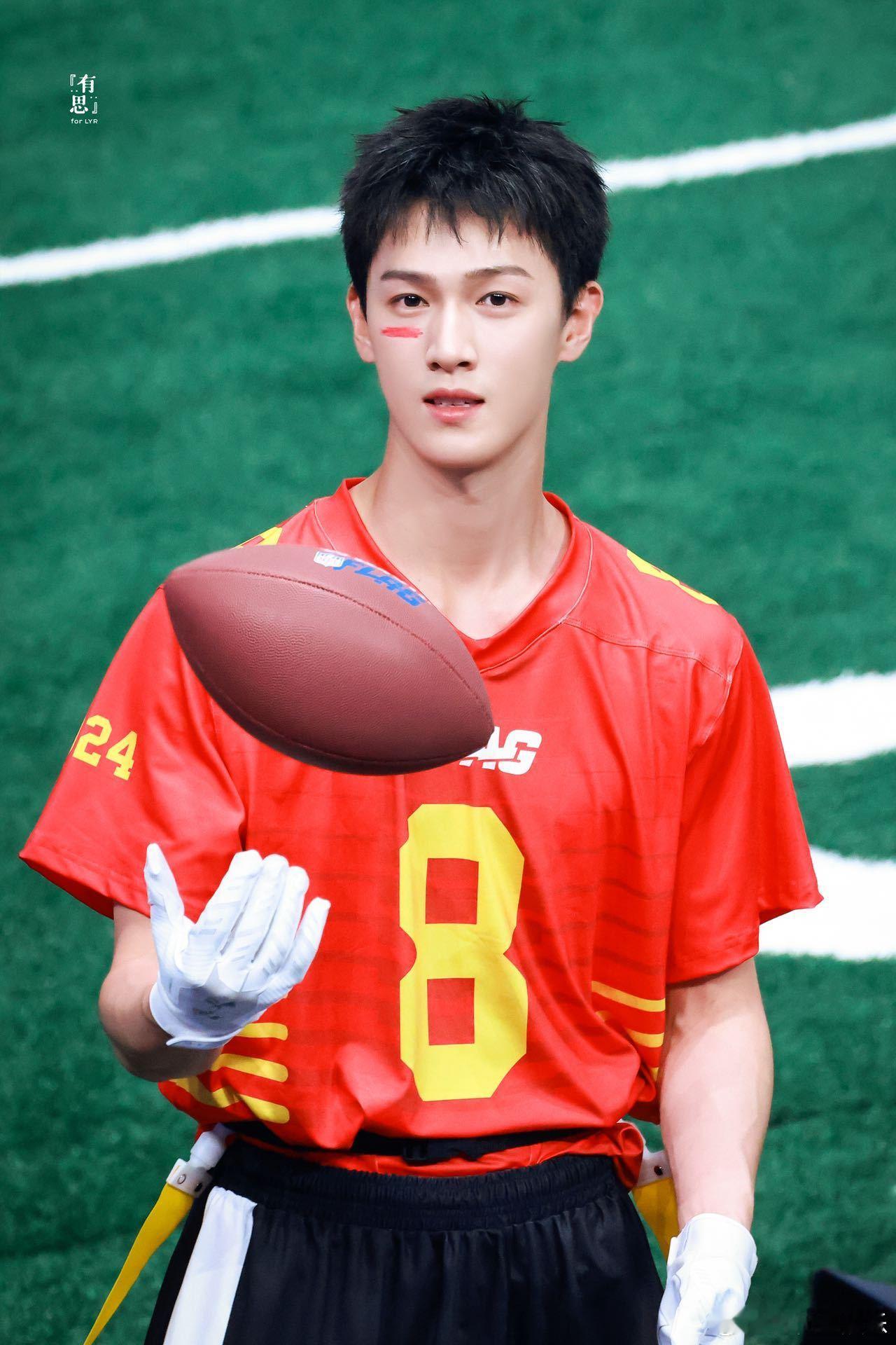 #李昀锐[超话]##李昀锐三冠王#[赞][赞][赞]李昀锐真的运动能力超强！报名