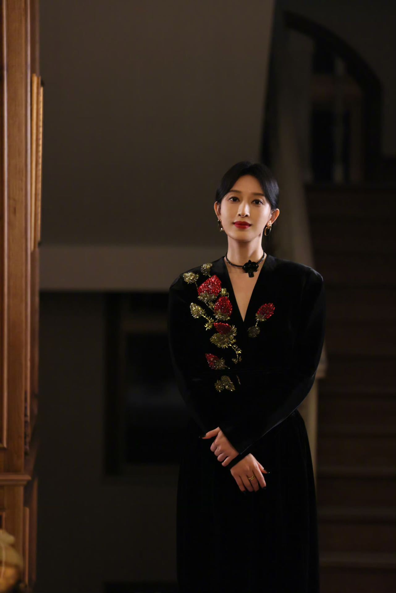 张俪花期好长张俪不管是《风起洛阳》里风情万种、暗藏锋芒的窈娘，还是《枭起青壤》里