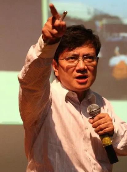 郑强教授曾说：“很多祖坟都守不到4代，反观潮汕地区，祖坟却能守到40代！”凭什么