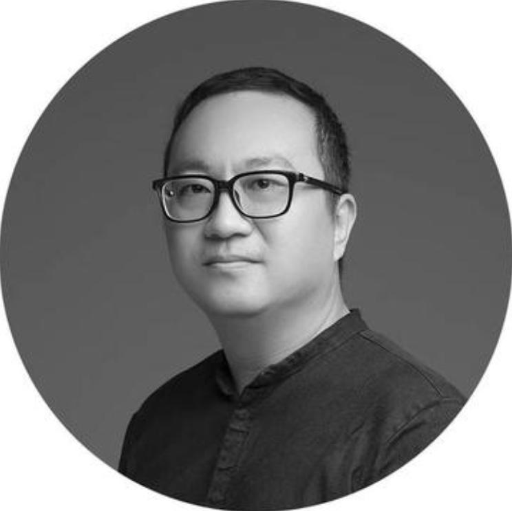 1992年，浙大高材生李红涛被警察逮捕，然而让所有人不敢相信的是，他竟然趁着警察