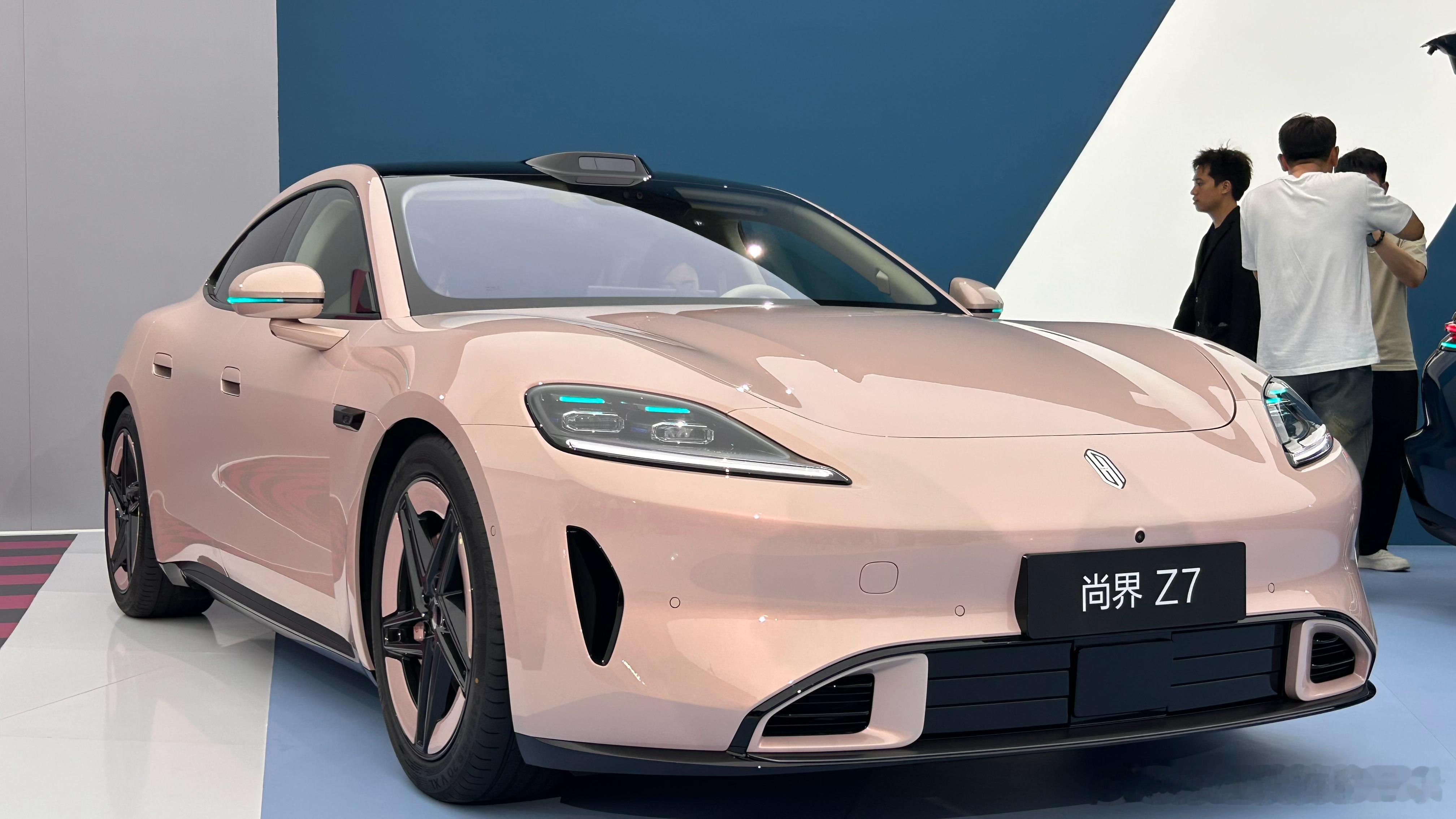 尚界z7大定27分钟破12000台这个粉色现场女生人气最高 