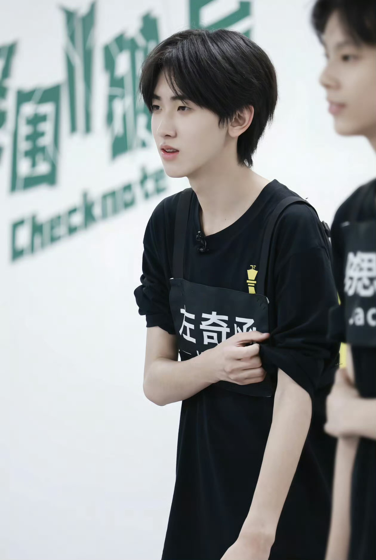 博文你是女孩 放下健身器材