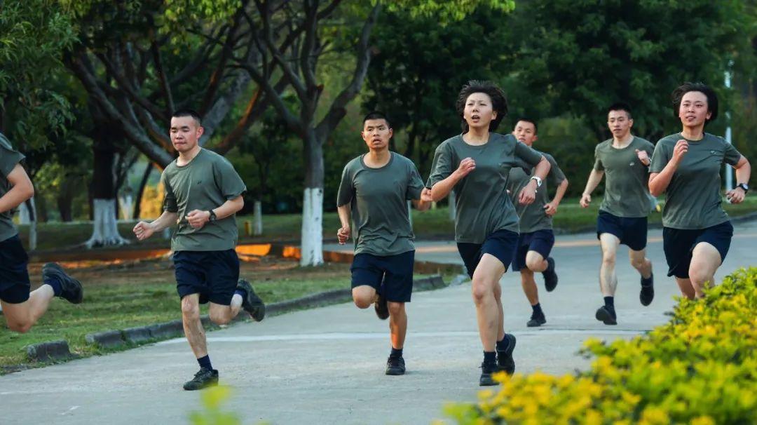 完成预备役登记并不等同于自动成为正式预备役人员，还需通过体检、政审等考核，经批准