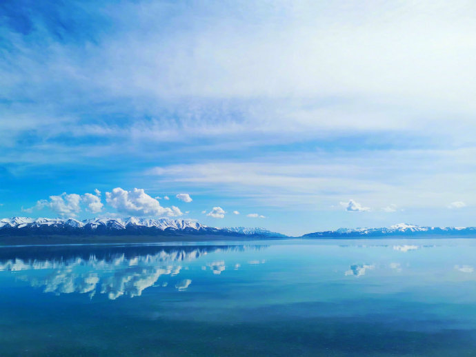 赛里木湖，大西洋最后一滴眼泪。自然风光