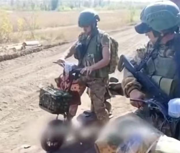 说起来还挺搞笑的，打了三年的俄乌战争，最终发现，真正管用的三件武器，居然都是中国