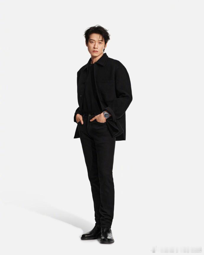 经典腕表遇上火热艺人！魏大勋的人气与欧米茄的格调，这组合想不瞩目都难 