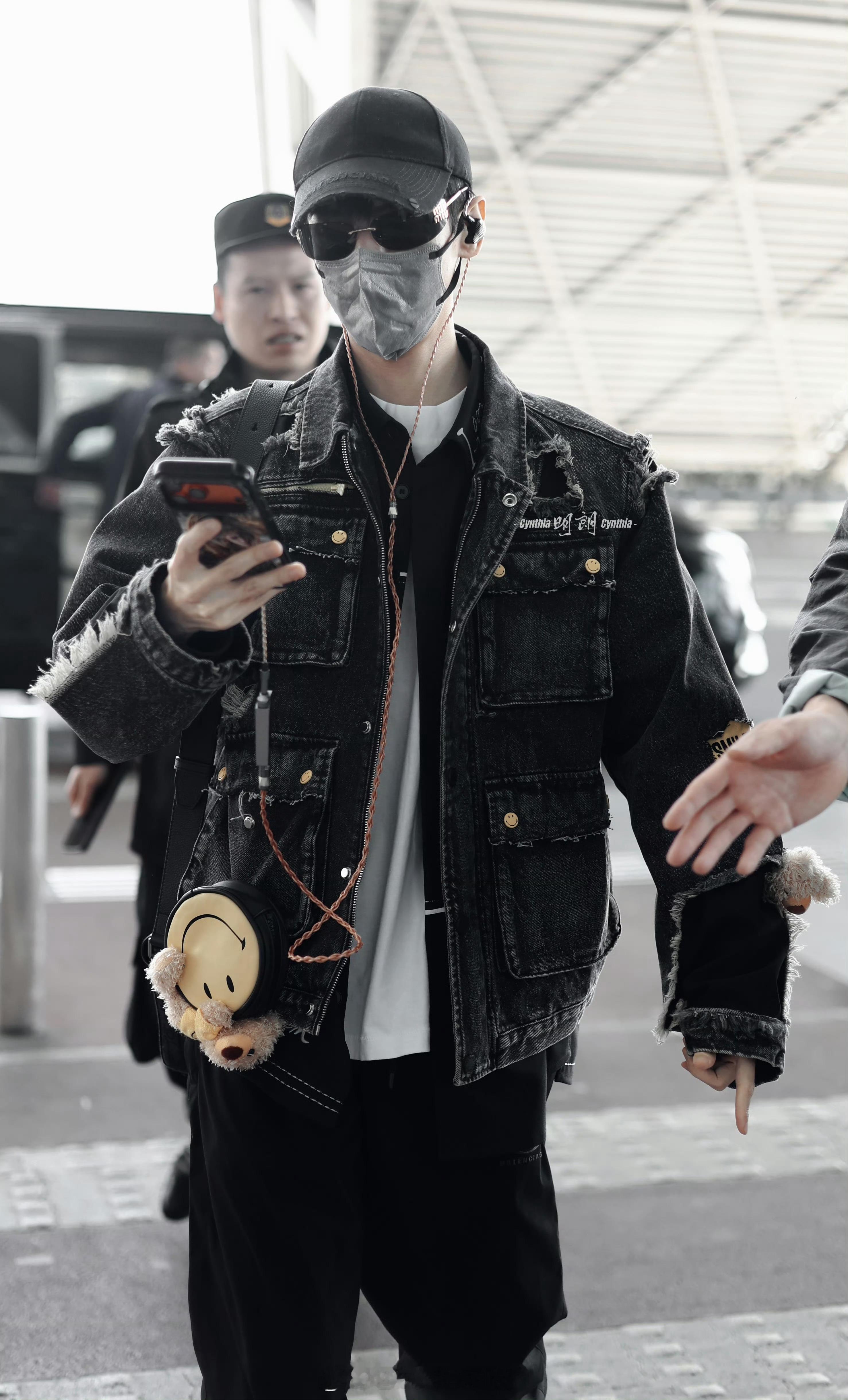 罗云熙成都出发，一切顺利，期待接下来的元宵喜乐会 