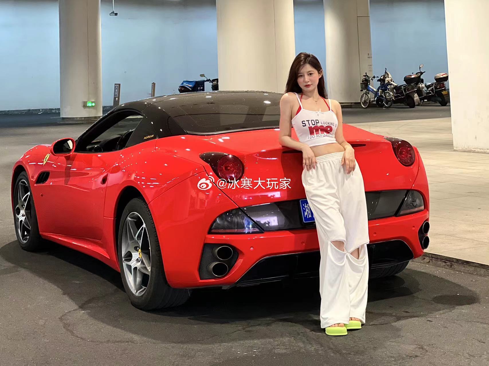 影视公司的主播要拿我车去拍照。不是IQOO。你来我们公司当保安不？我们公司工作机