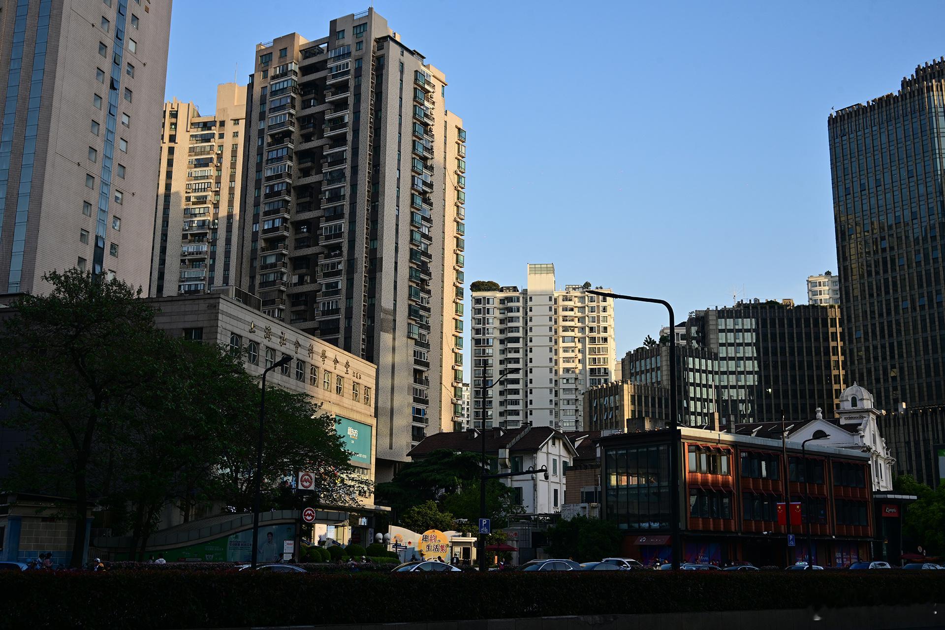 《无聊闲步》