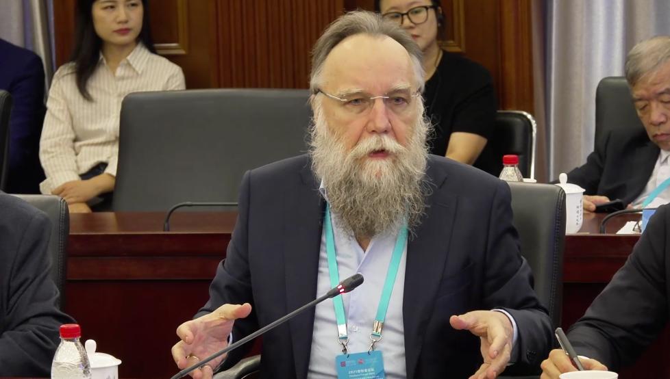 杜金这番话，不是警告，而是最后通牒！他们既然敢公然冲进别国抓总统，就是在展示他们