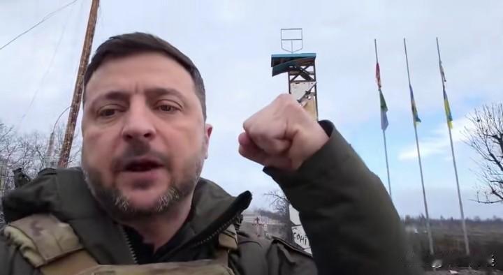 【俄乌战争】泽连斯基真是一位充满勇气的总统！瞧瞧他最新在库皮扬斯克自拍的画面！他