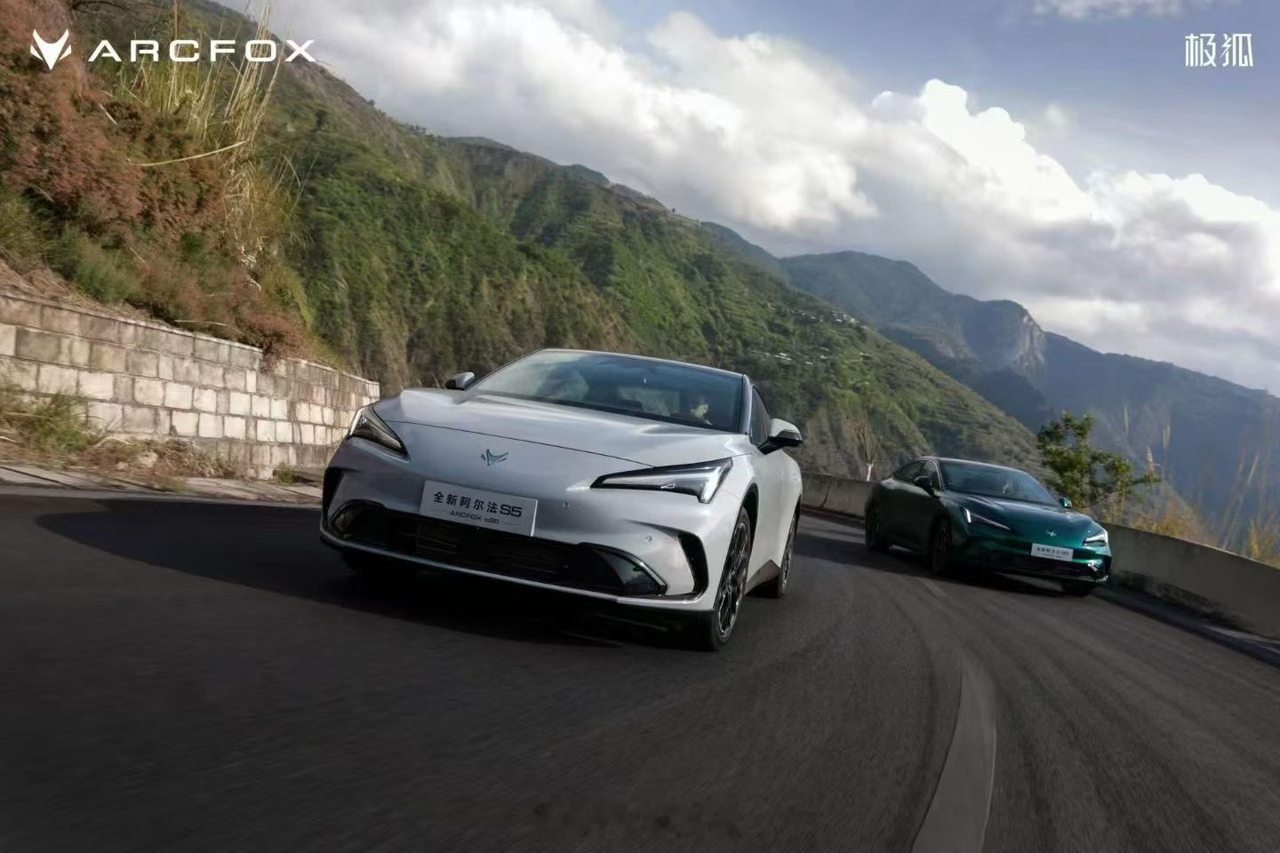 全场景AI发布会这件事，被车圈先卷起来，其实一点不意外。全场景AI发布会被车圈抢