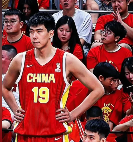 定了！杜锋下课广东宏远，2米26的徐昕这下有盼头了！[太阳]

解说员苏群7月5