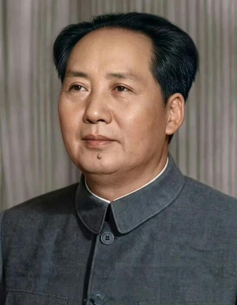 我们的文艺工作者不熟悉工人，不熟悉农民，不熟悉士兵，也不熟悉他们的干部。什么是不