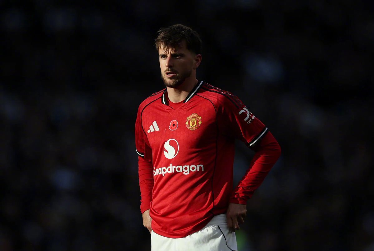 📢 突发消息：梅森·芒特将不会入选曼联今晚对阵狼队的比赛大名单。他正在处理与纽