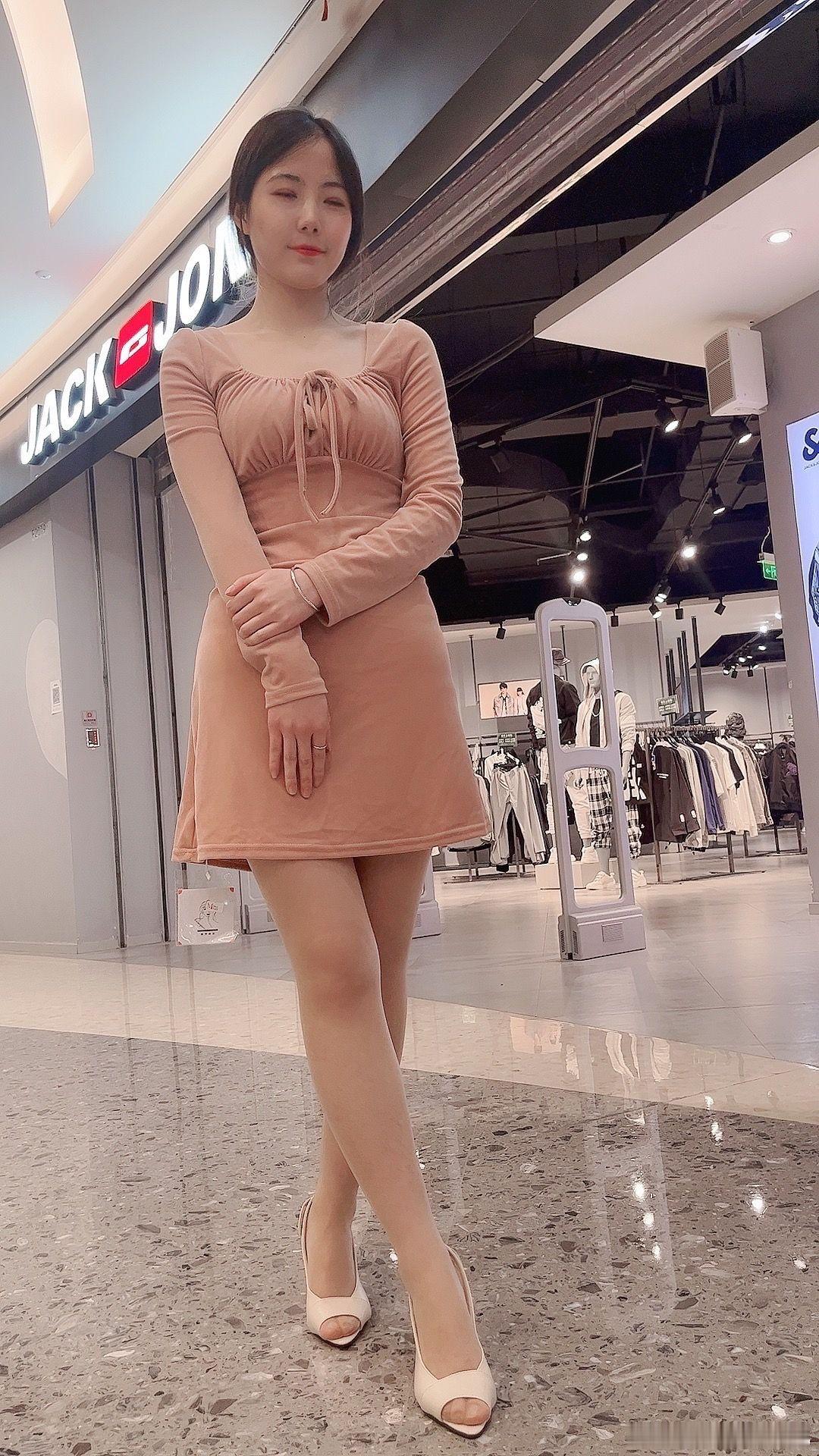 轻熟女神范儿 韵味十足 