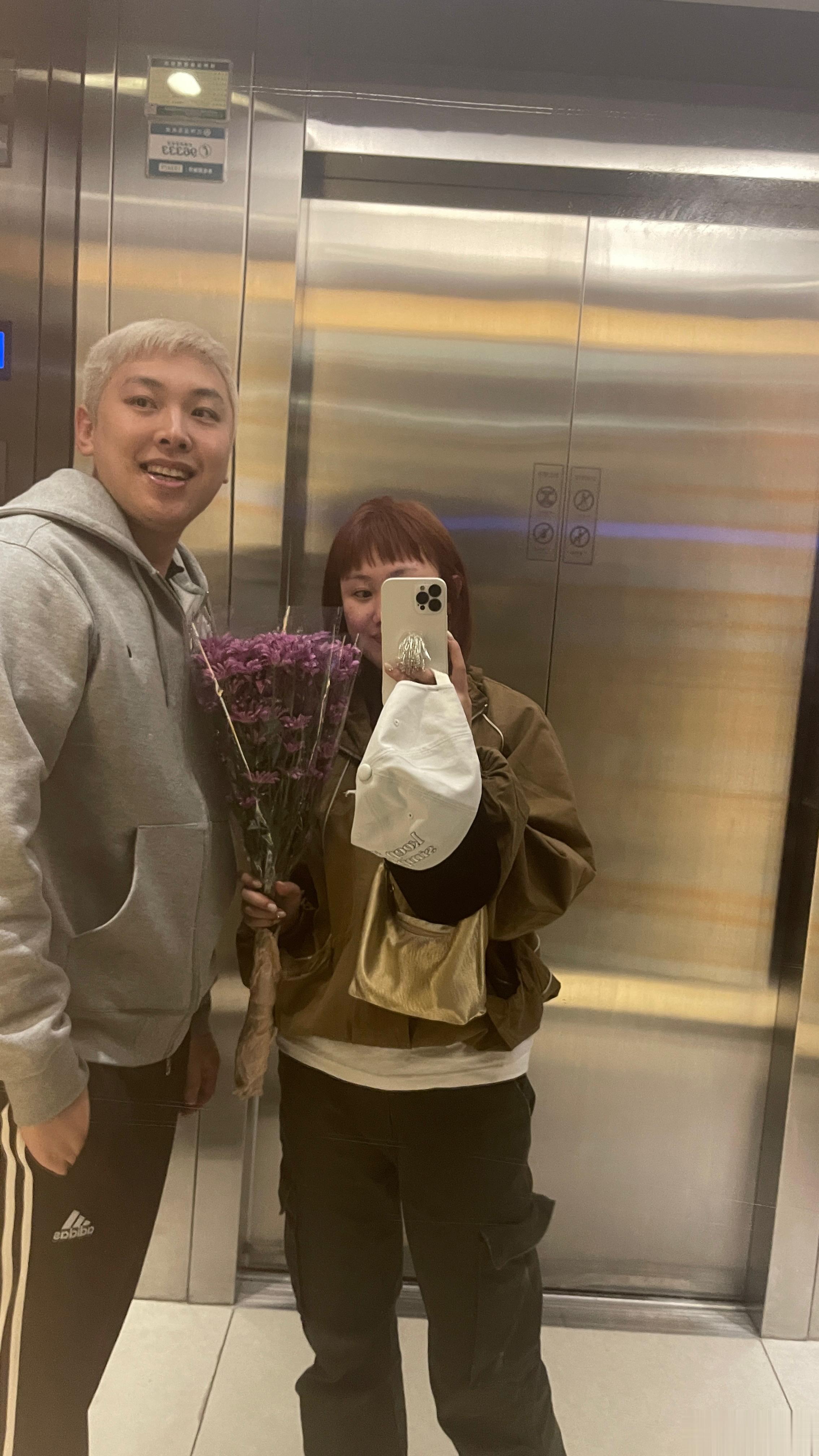 失眠好久了 不到四点睡不着[泪] ​​​