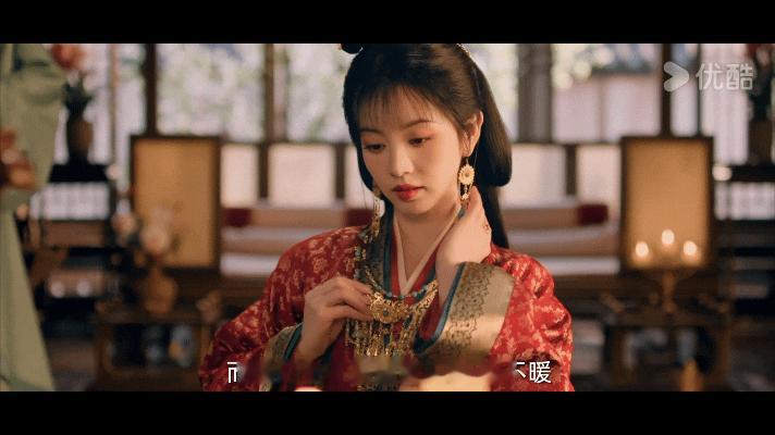 田曦薇新剧扇人都是顺手的事儿 甜妹演恶女的反差感真的是流量密码，田曦薇牢牢抓住角