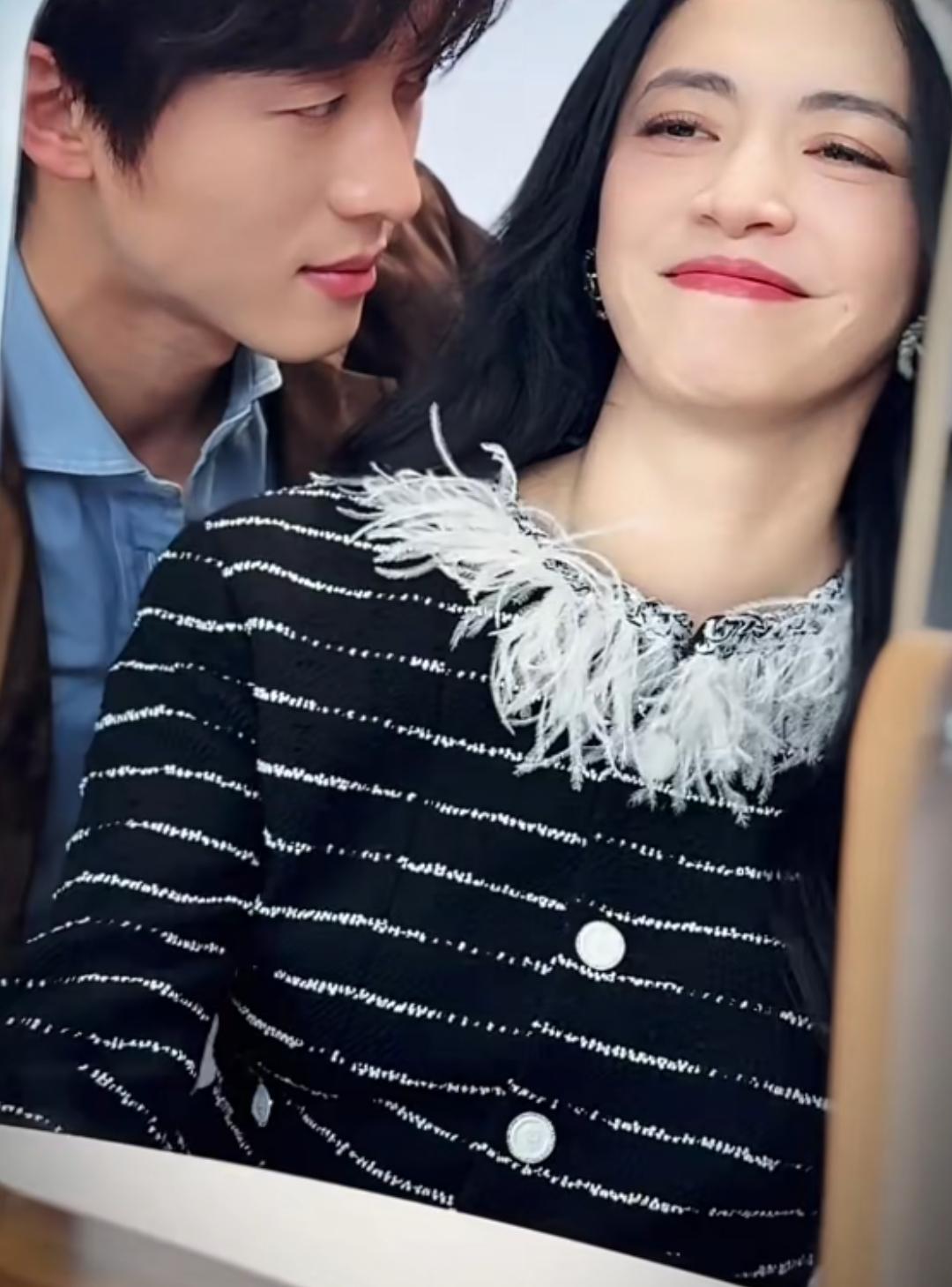 侯雯元和姚晨？网友：有点像凌潇肃呢

别说，还真有点像，不过感觉不太可能，估计只