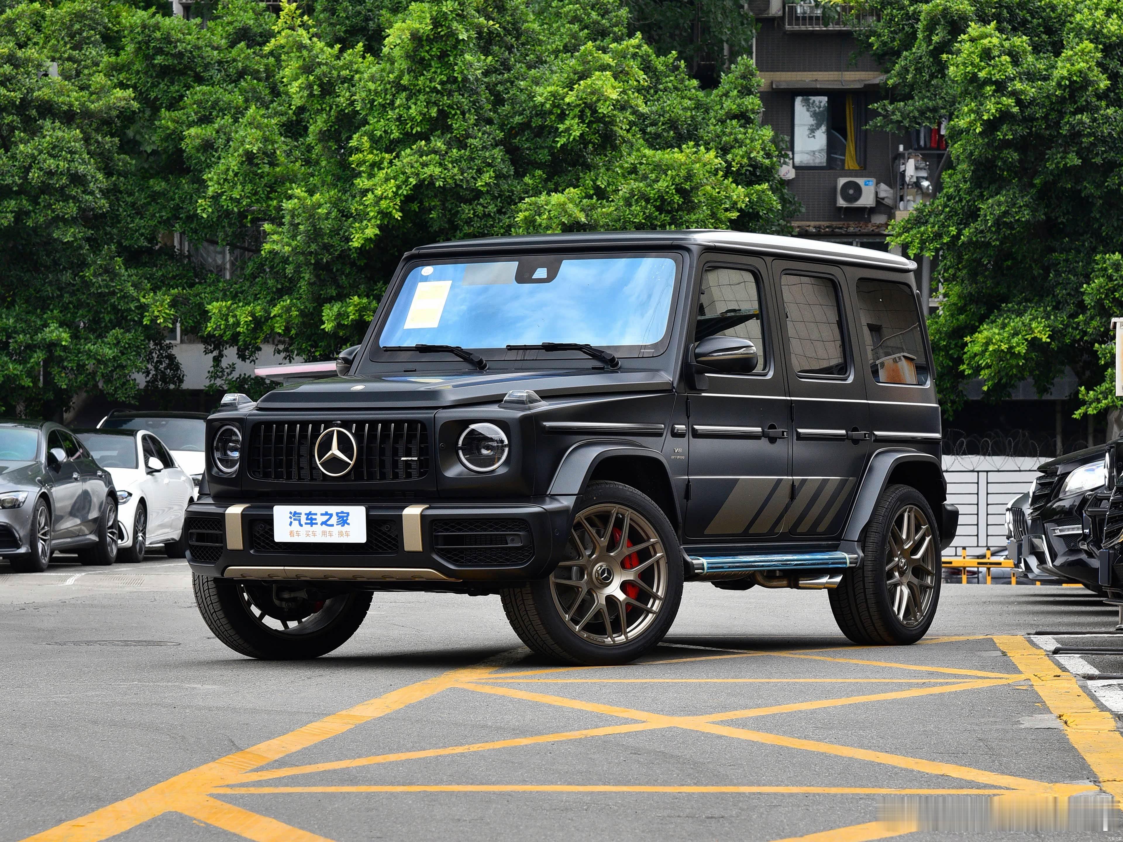奔驰G63 甲辰限量版 【厂家拍卖车】 24款指导价292万 全款优惠19万 包