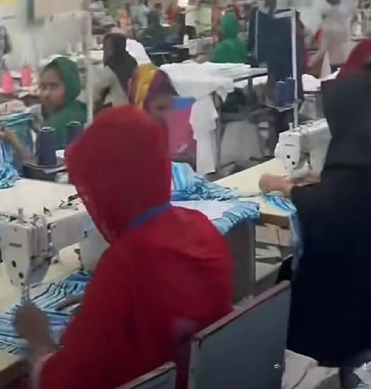 中国服装厂突然扎堆去埃及，图的是什么？苏伊士运河边的西坎塔拉工业区里，40家入驻