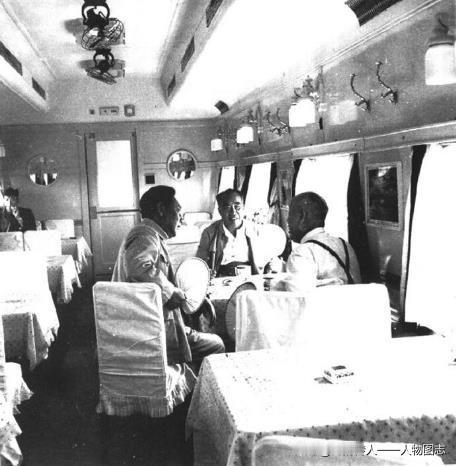 朱德在东北视察中（1959年)