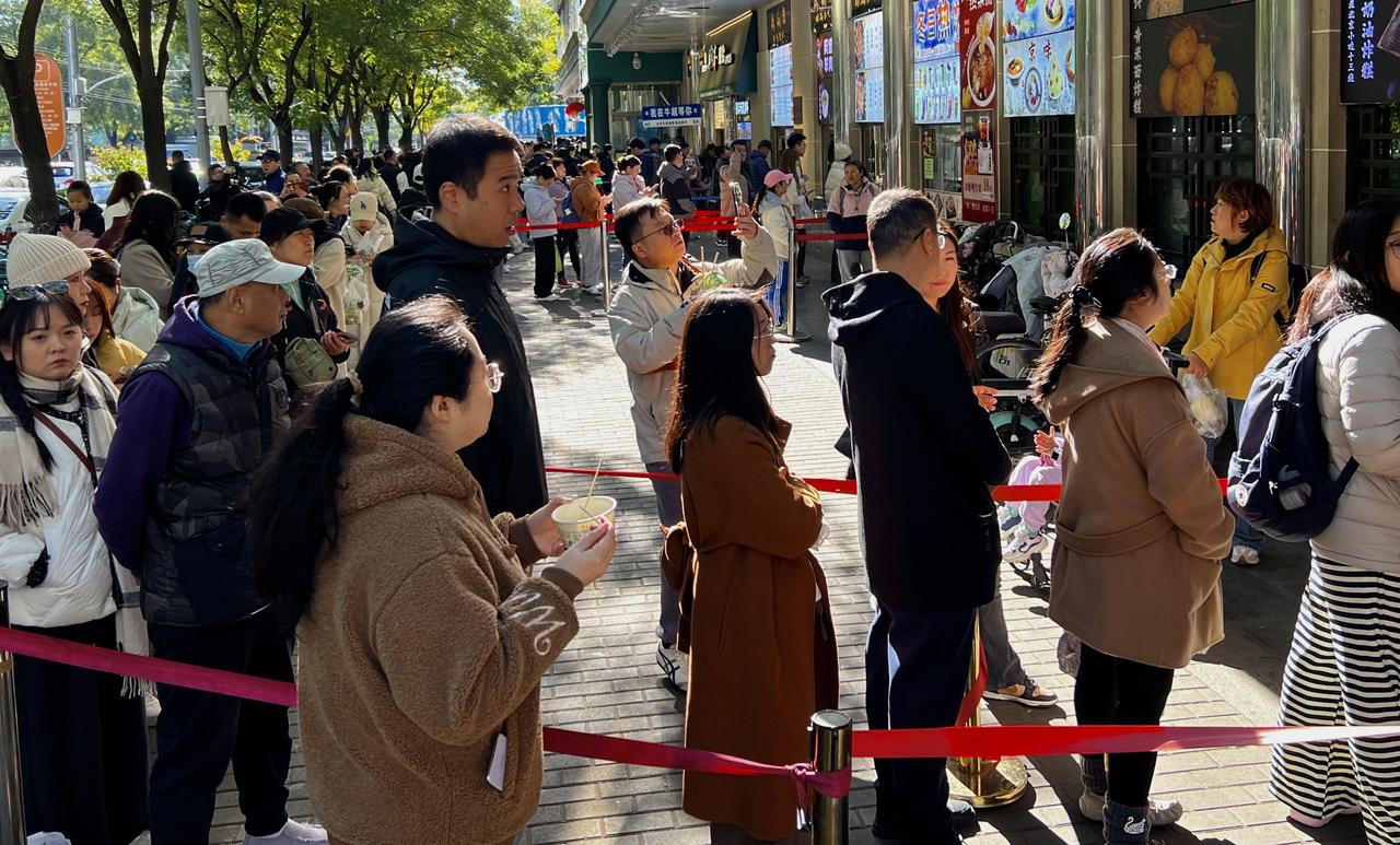 天天排长队，性价比高的牛羊肉并不在这条主街。