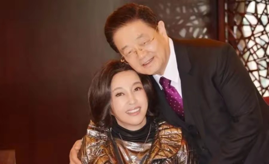 #刘晓庆王晓玉没离婚#关于刘晓庆与王晓玉婚姻状况的传闻引发了广泛关注。许多人猜测
