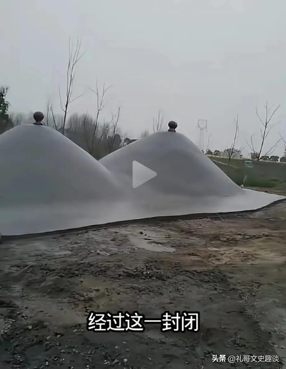 真是无法理解这种操作。这祖坟一封冒青烟都没地方。看到别人家的祖坟用混凝土浇筑，封