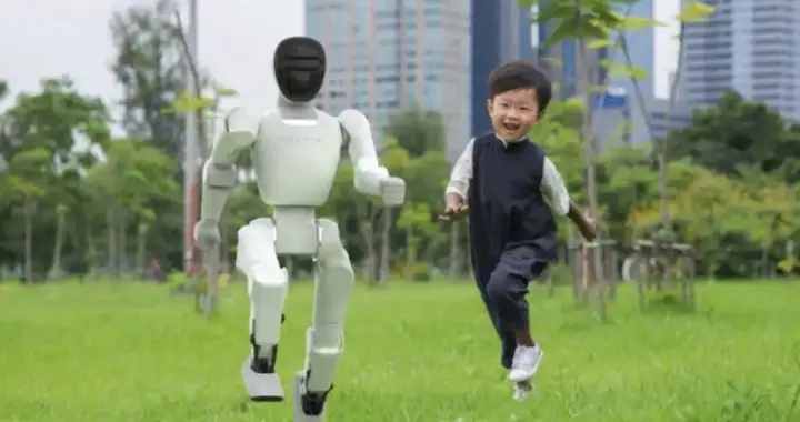 人形機(jī)器人賣出手機(jī)價(jià)：“小布米”售價(jià)低至9998元