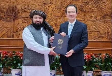 利班在北京等了两个月，中方当面收下国书，阿富汗终于熬出头？。
 
阿富汗塔利班临